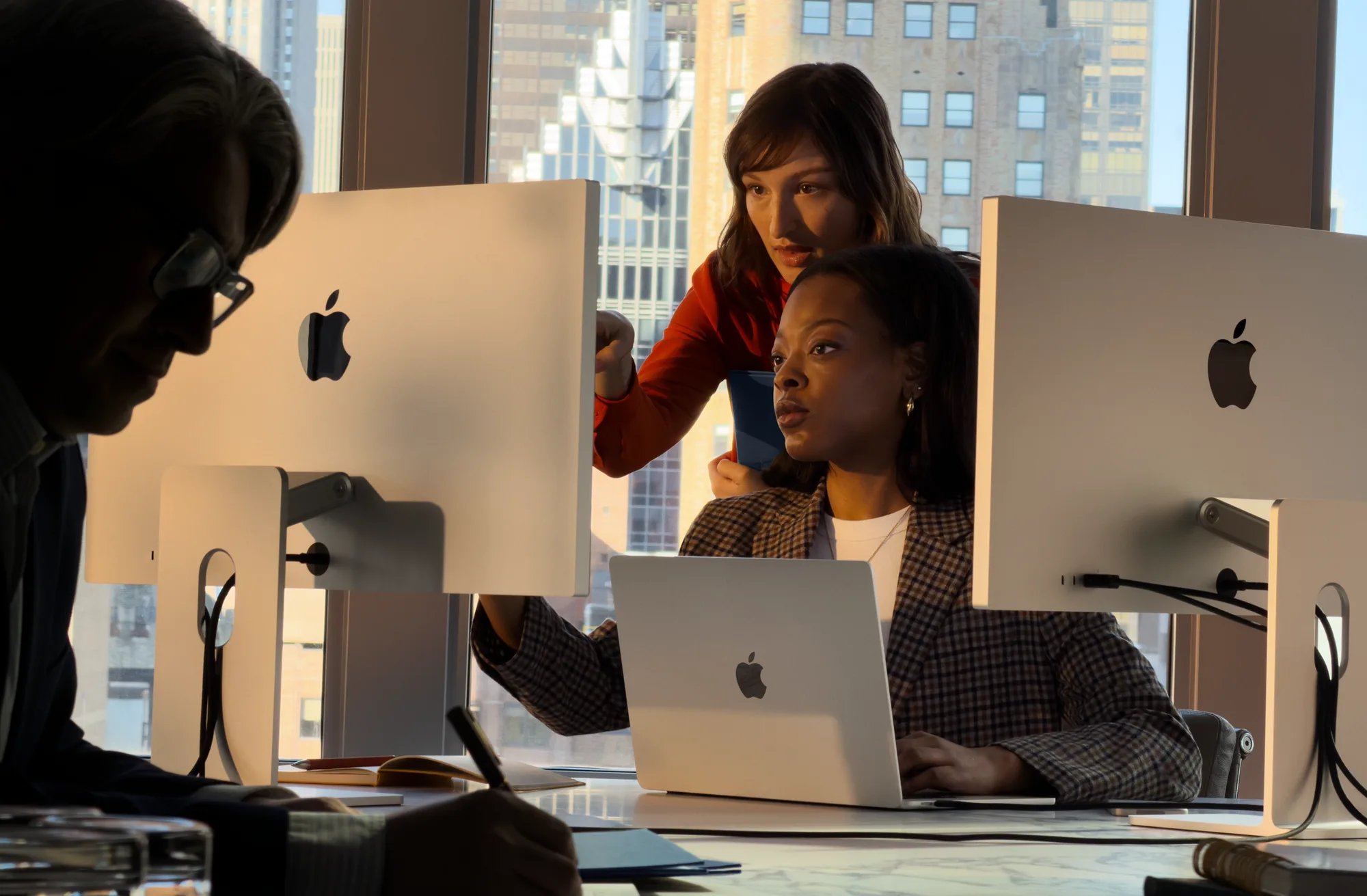 Apple Studio Display: 27-inch 5K Retina display with a 12MP Center Stage camera, six speakers and Thunderbolt 5 (6 of 7)