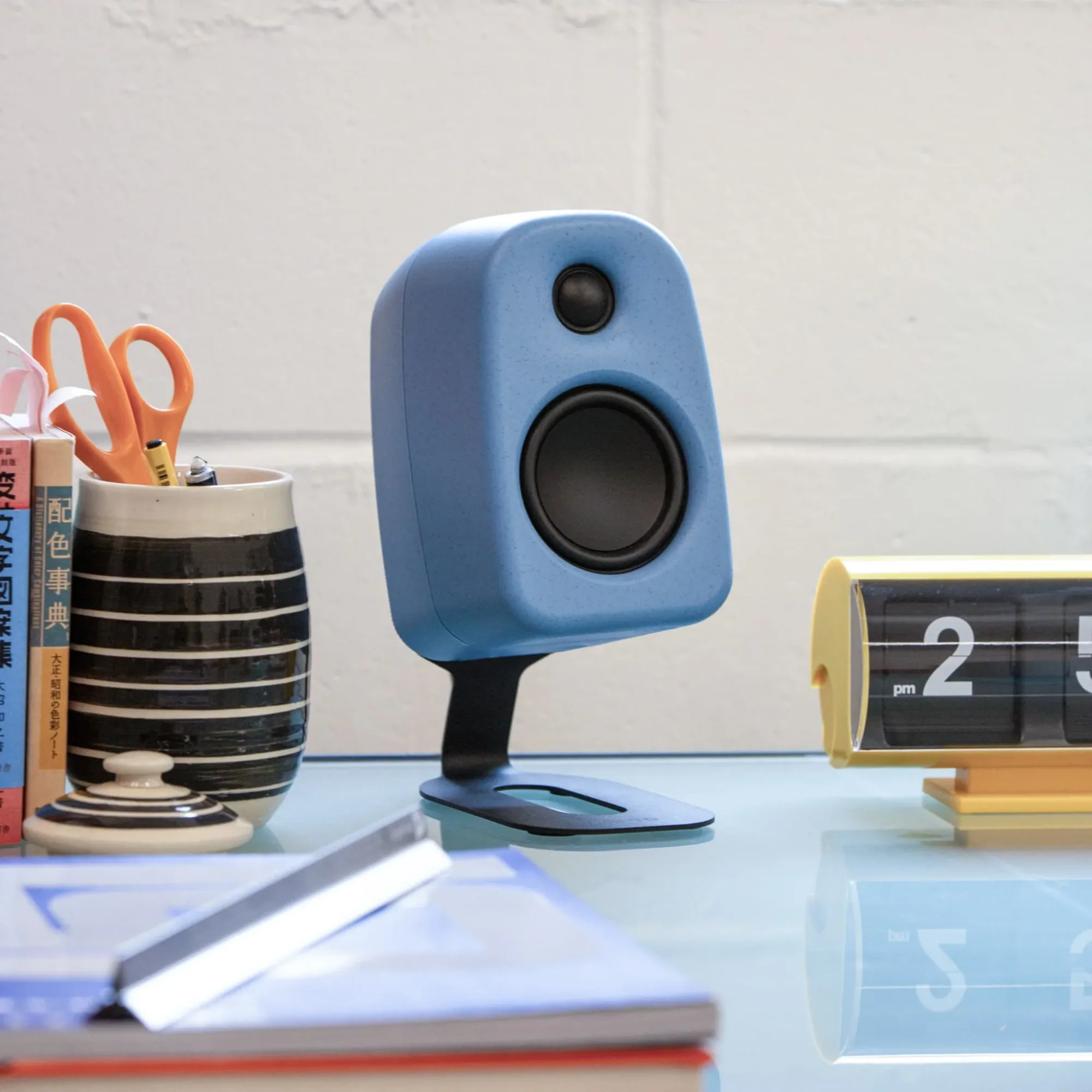 Kanto UKI Powered Desktop Speakers: Compact powered desktop speakers with USB-C audio, Bluetooth 5.3 and a subwoofer output (6 of 8)