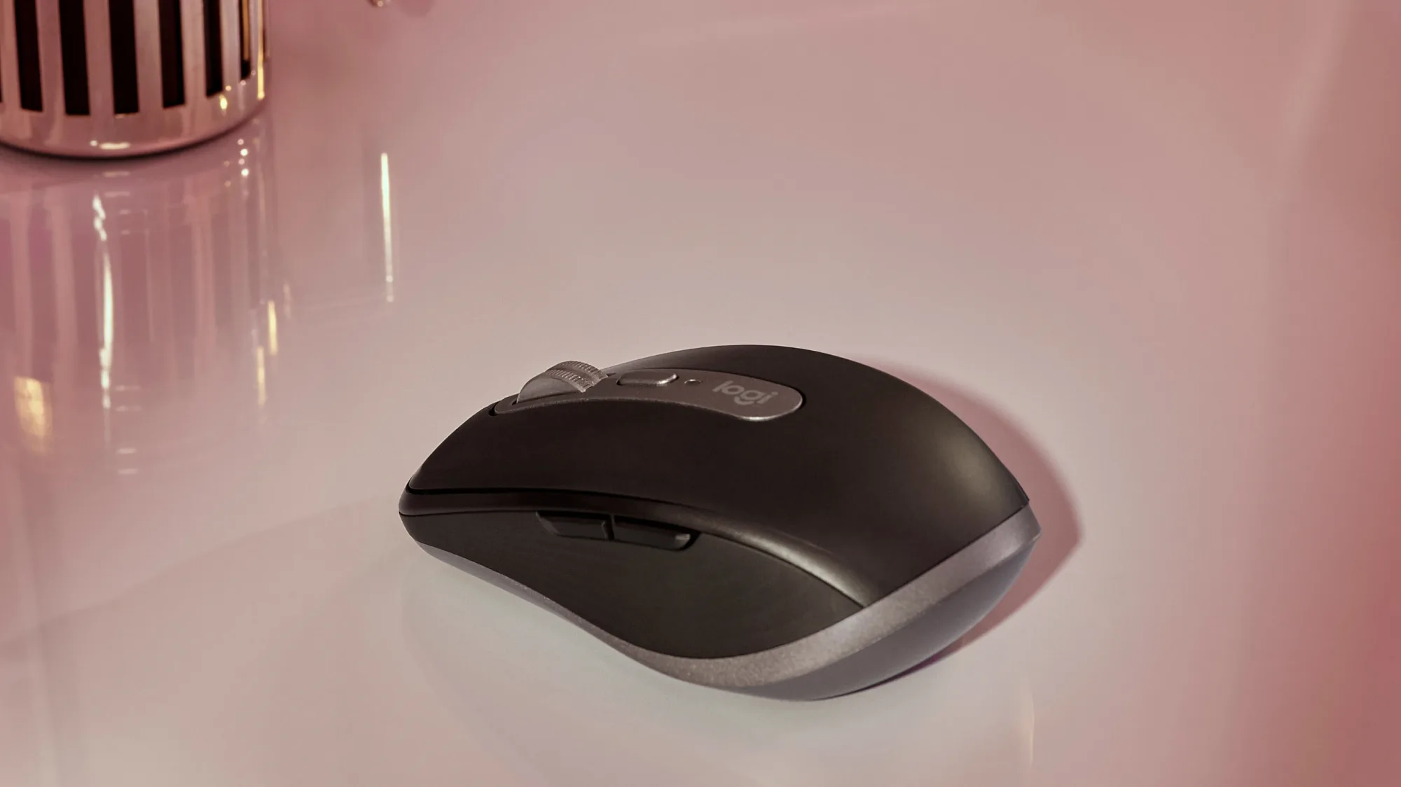 Logitech MX Anywhere 3S for Mac: Compact wireless mouse with an 8K DPI any-surface sensor, quiet clicks, and MagSpeed scrolling (5 of 7)
