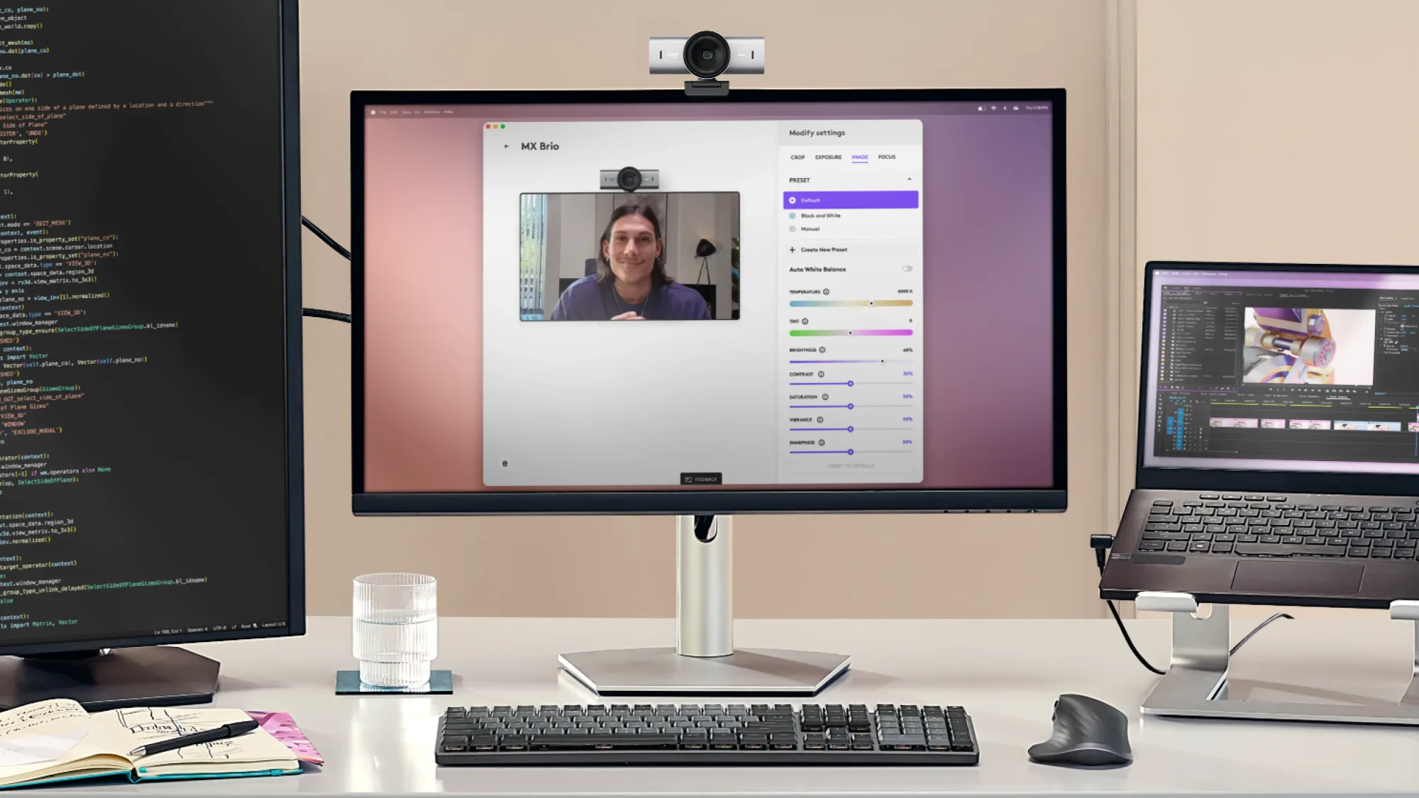 Logitech MX Brio: 4K webcam with a large sensor, AI image enhancement, dual noise-reducing mics, and a privacy shutter (4 of 8)