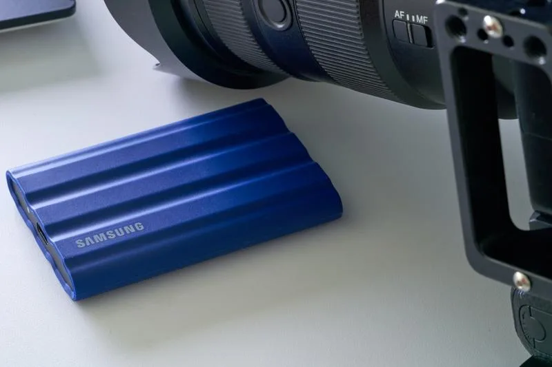 Samsung T7 Shield Portable SSD: Rugged IP65 portable SSD with USB 3.2 Gen 2 speeds up to 1,050 MB/s and hardware encryption (6 of 6)