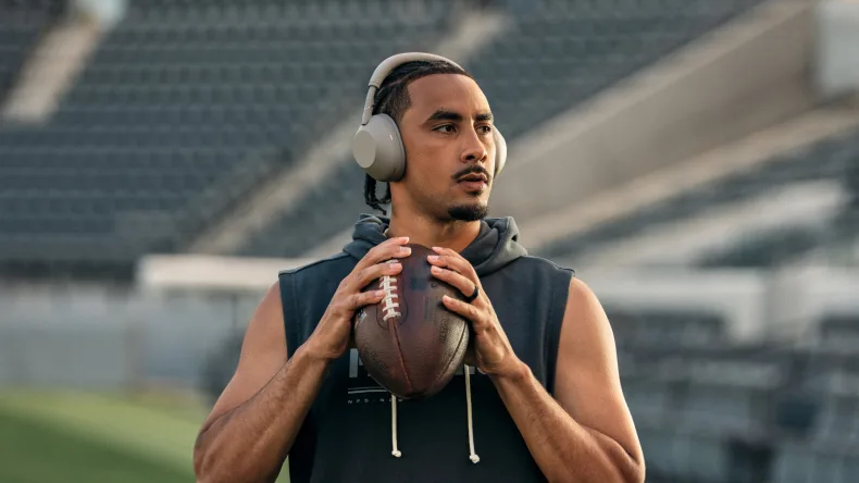 Sony WH-1000XM6: Wireless noise-cancelling headphones with 12 mics, up to 30 hours of battery and multipoint (2 of 2)